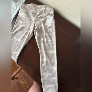 Athleta Elation Camo Tight (7/8) TAGS ON